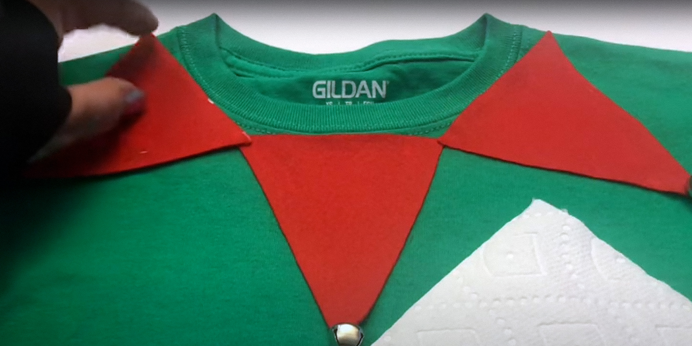 DIY elf costume | Source: YouTube/craftingwithgaby