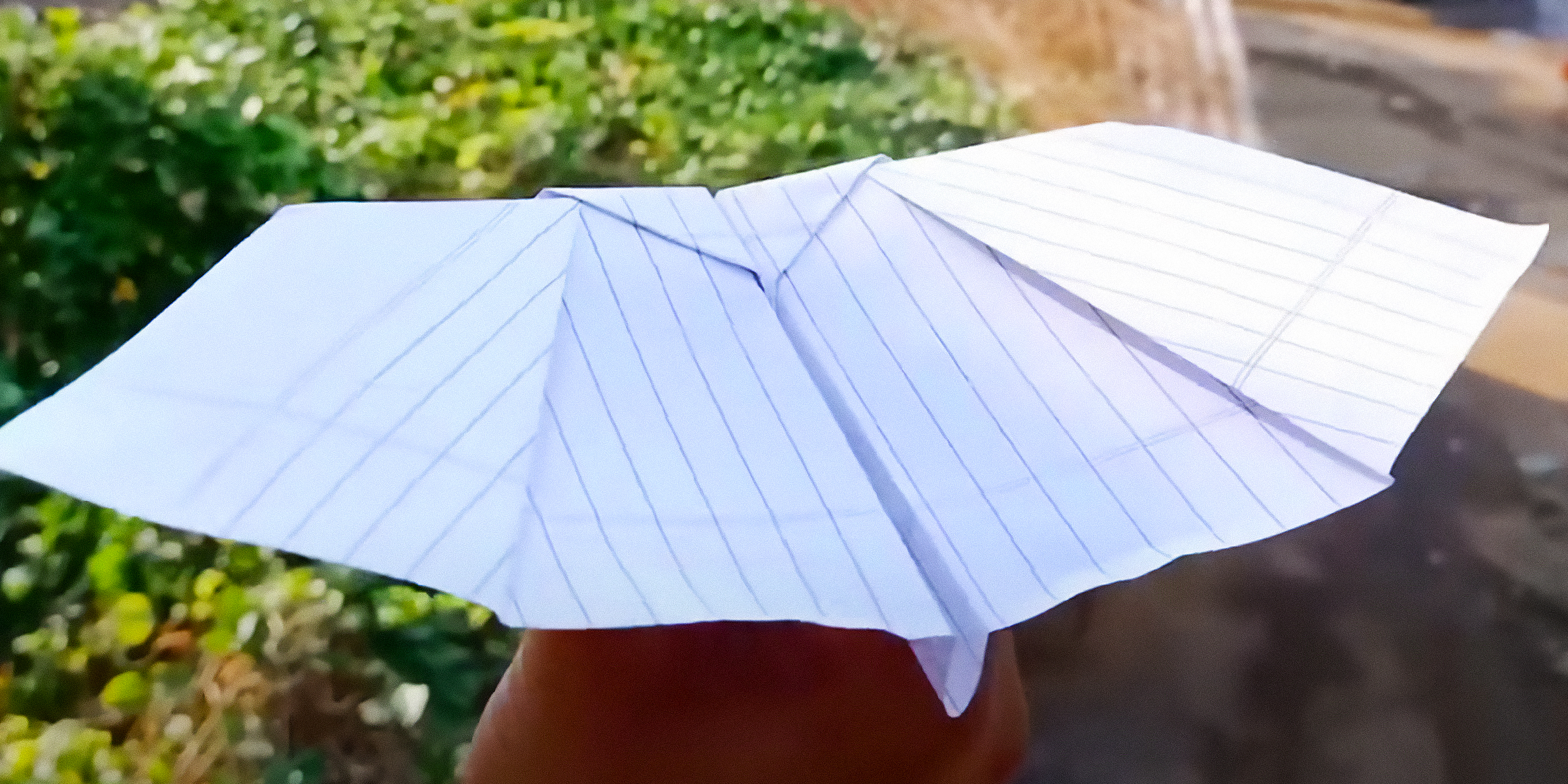 A bat paper plane | Source: YouTube/TechnoKriArt