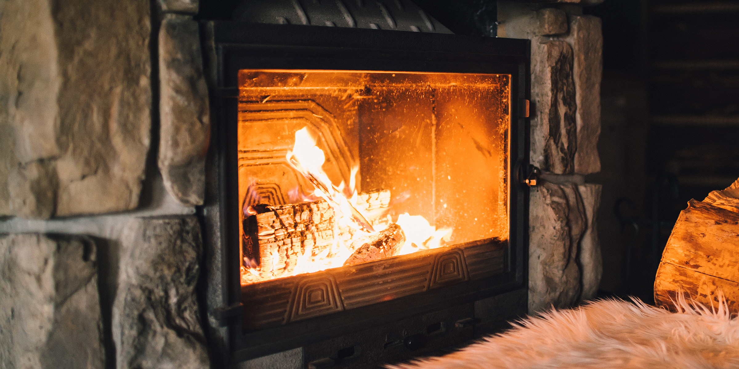 A close-up shot of a fireplace | Source: Shutterstock