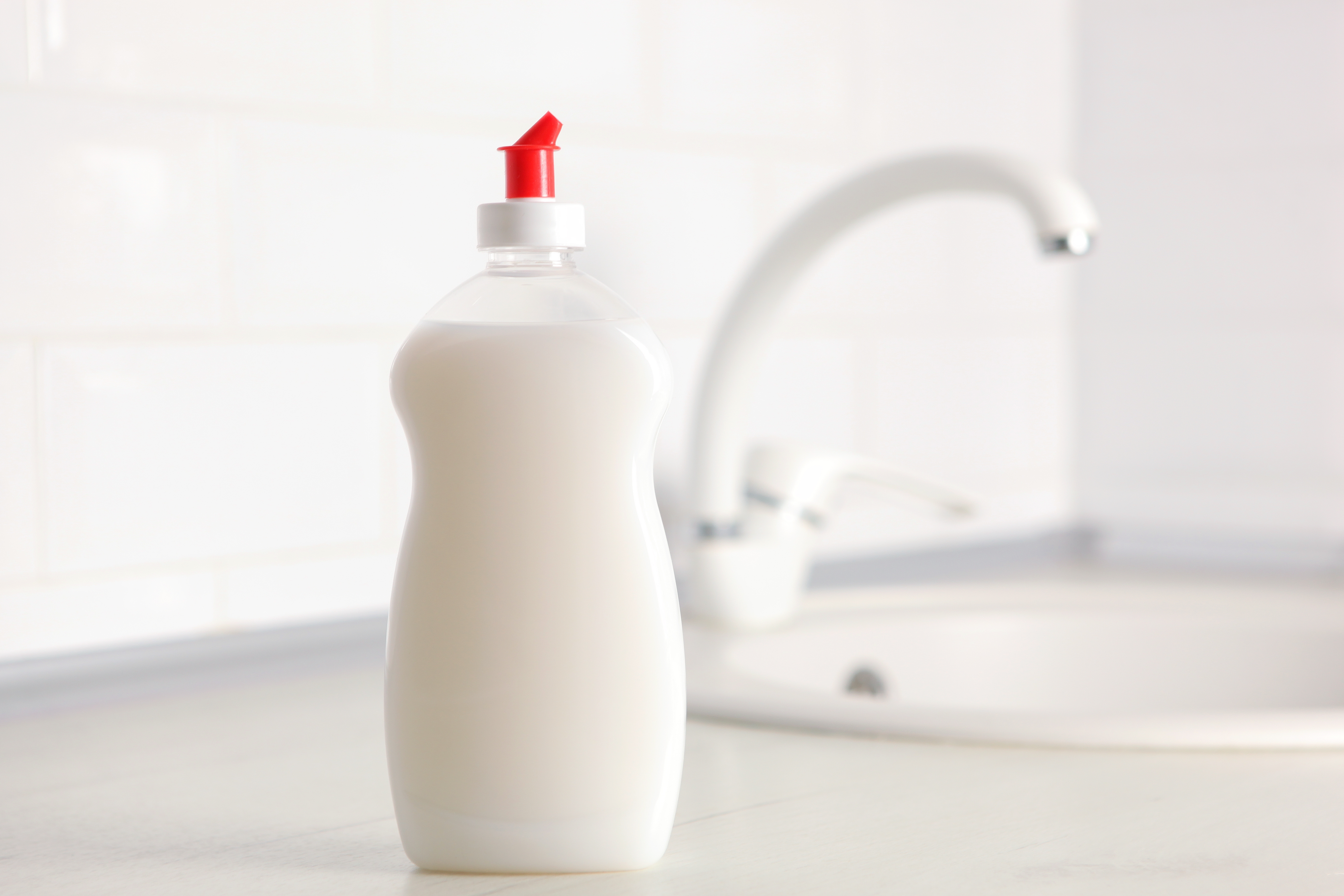 Mix equal parts water and dish soap in a spray bottle and apply directly to the roach. | Source: Shutterstock