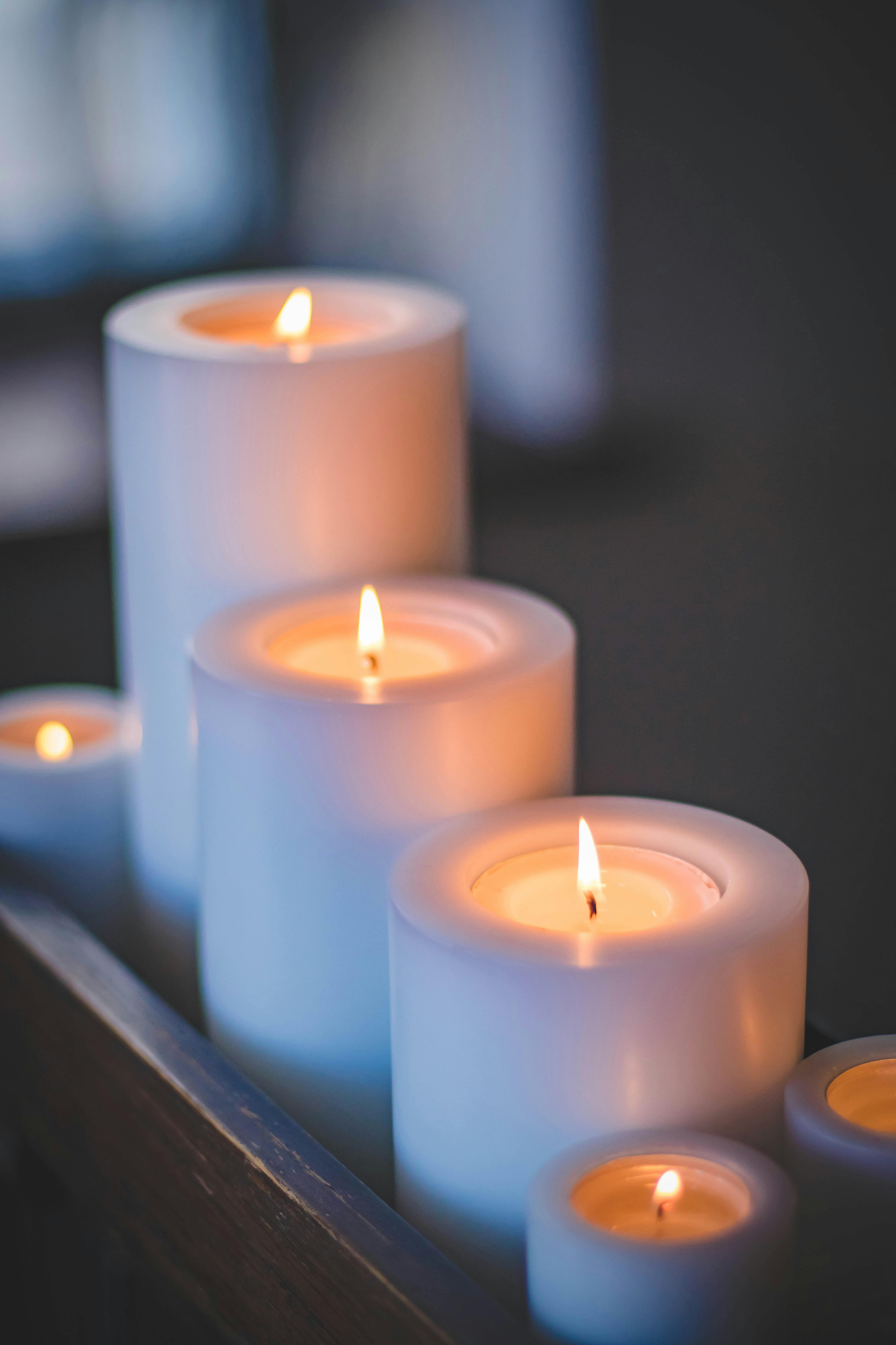 A close up photo of burning candles | Source: Pexels