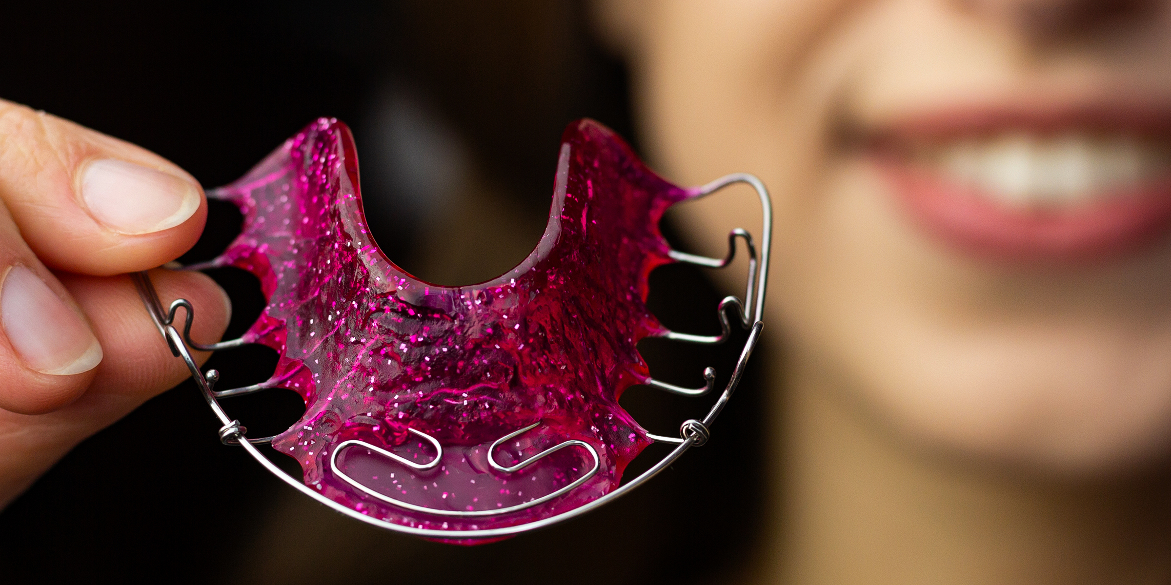 An up-close view of a retainer | Source: Shutterstock