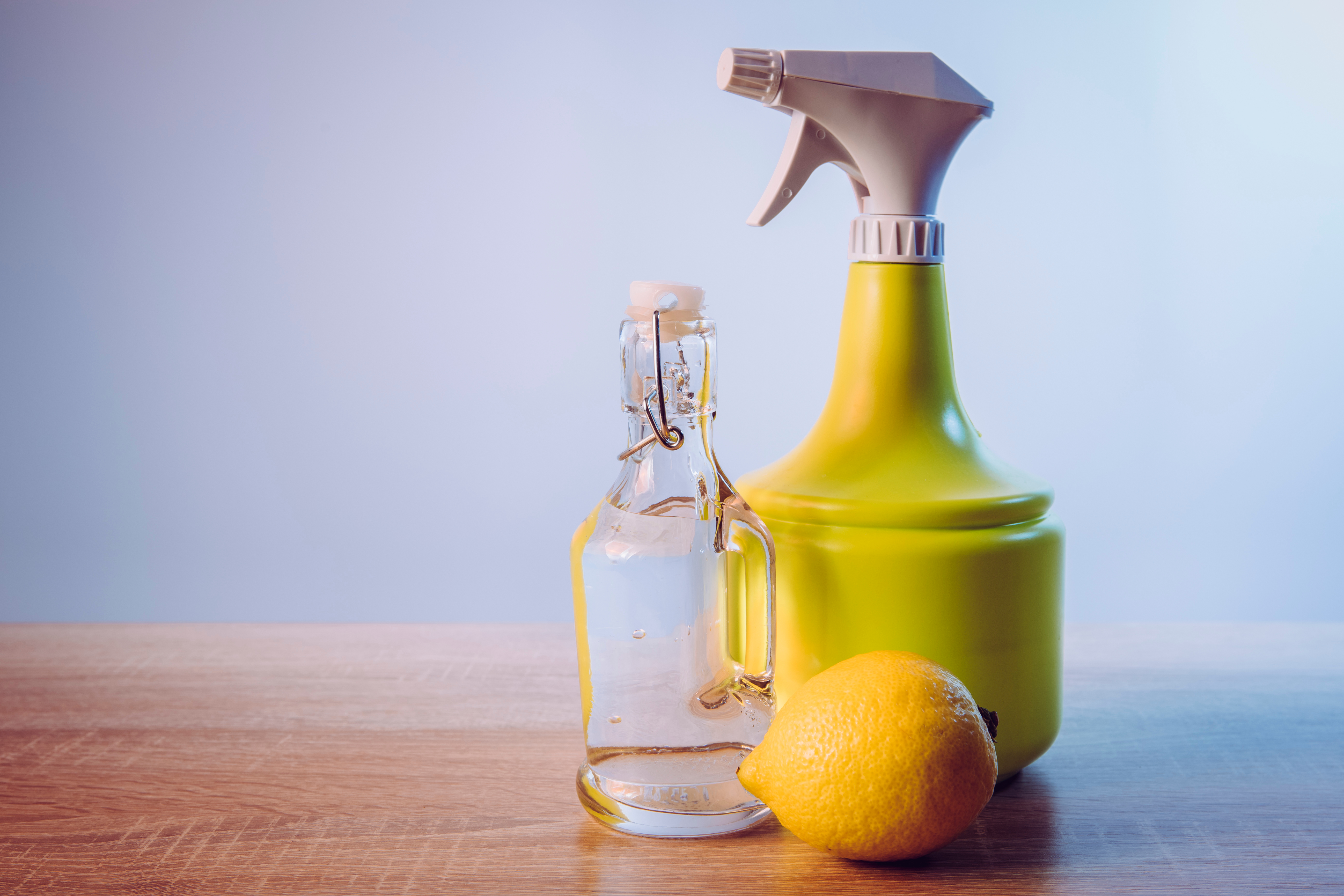 Make sure you have water or water infused with lemon ready to mix with vinegar and for rinsing. | Source: Shutterstock