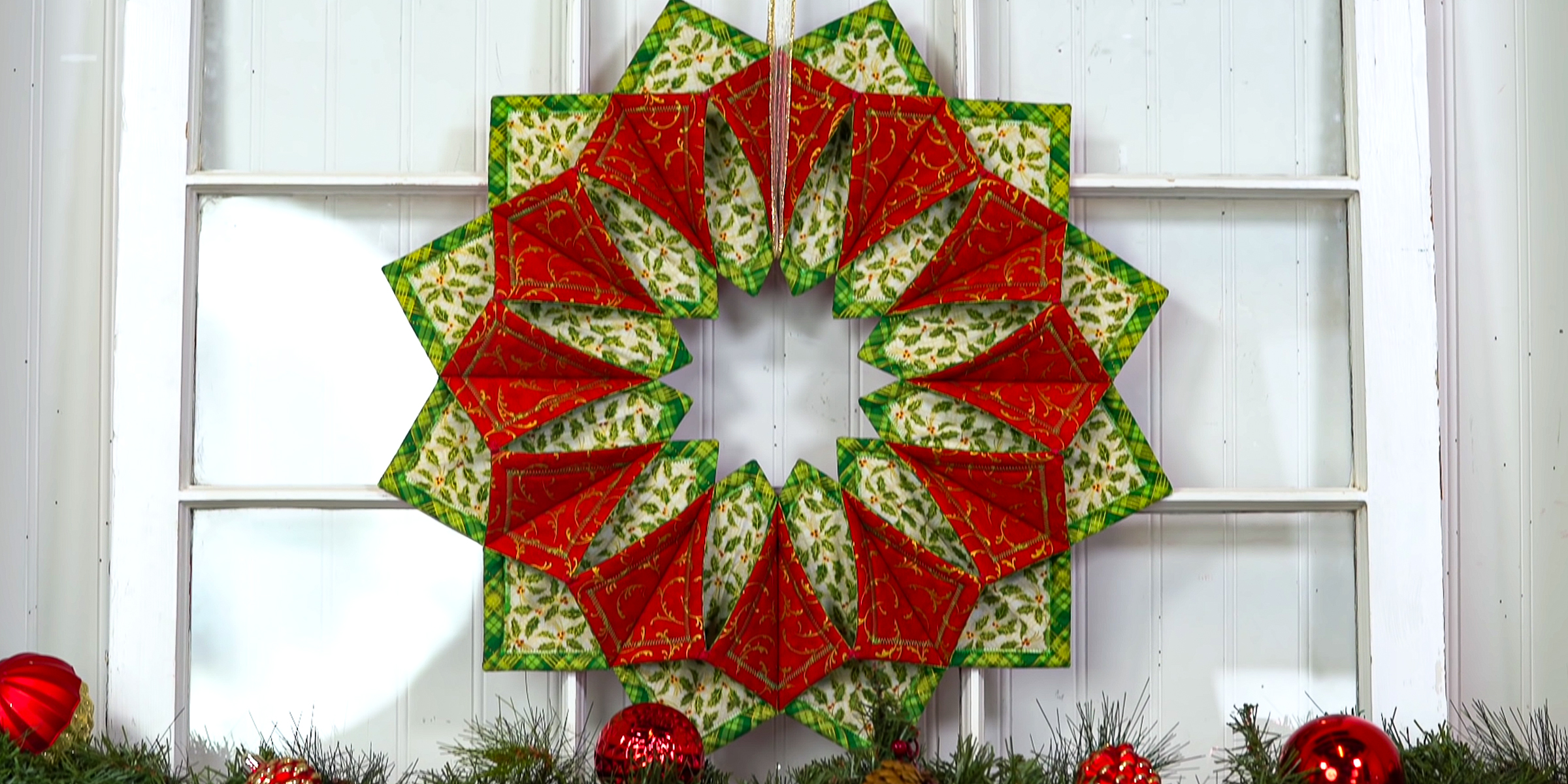 Fold and stitch wreath | Source: YouTube/ShabbyFabrics